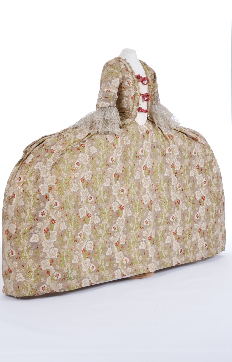 Bir mahkeme elbisesinin önden görünümü, 1760