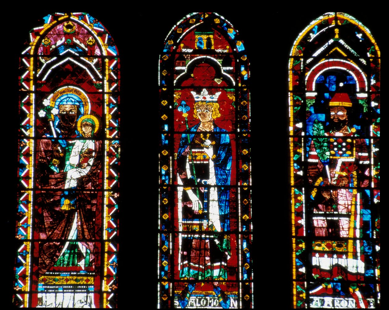 Gotik Sanat: Daha Fazla Aziz Anne, Süleyman ve Aaron. Katedralin Notre Dame de Chartres'inin (Eure et Loir) Rosace du Nord'un (1235 dolaylarında Bakire Rosace olarak adlandırılır) altındaki lansetler. by French School