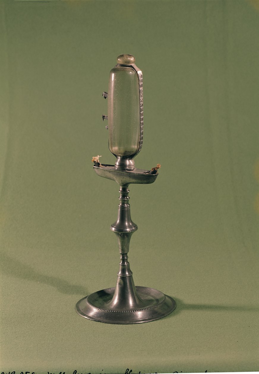 Saatlik lamba, 1677 (kalay ve cam) by French School