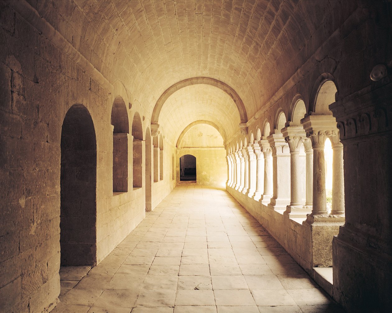 1148 yılında kurulan manastırın iç görünümü by French School
