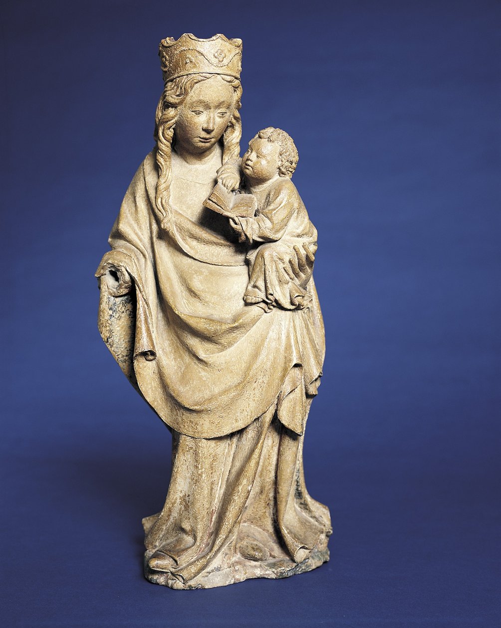 Madonna ve Çocuk, 15. yüzyılın ilk çeyreği (altın ve çok renkli izleri olan kumtaşı) by French School