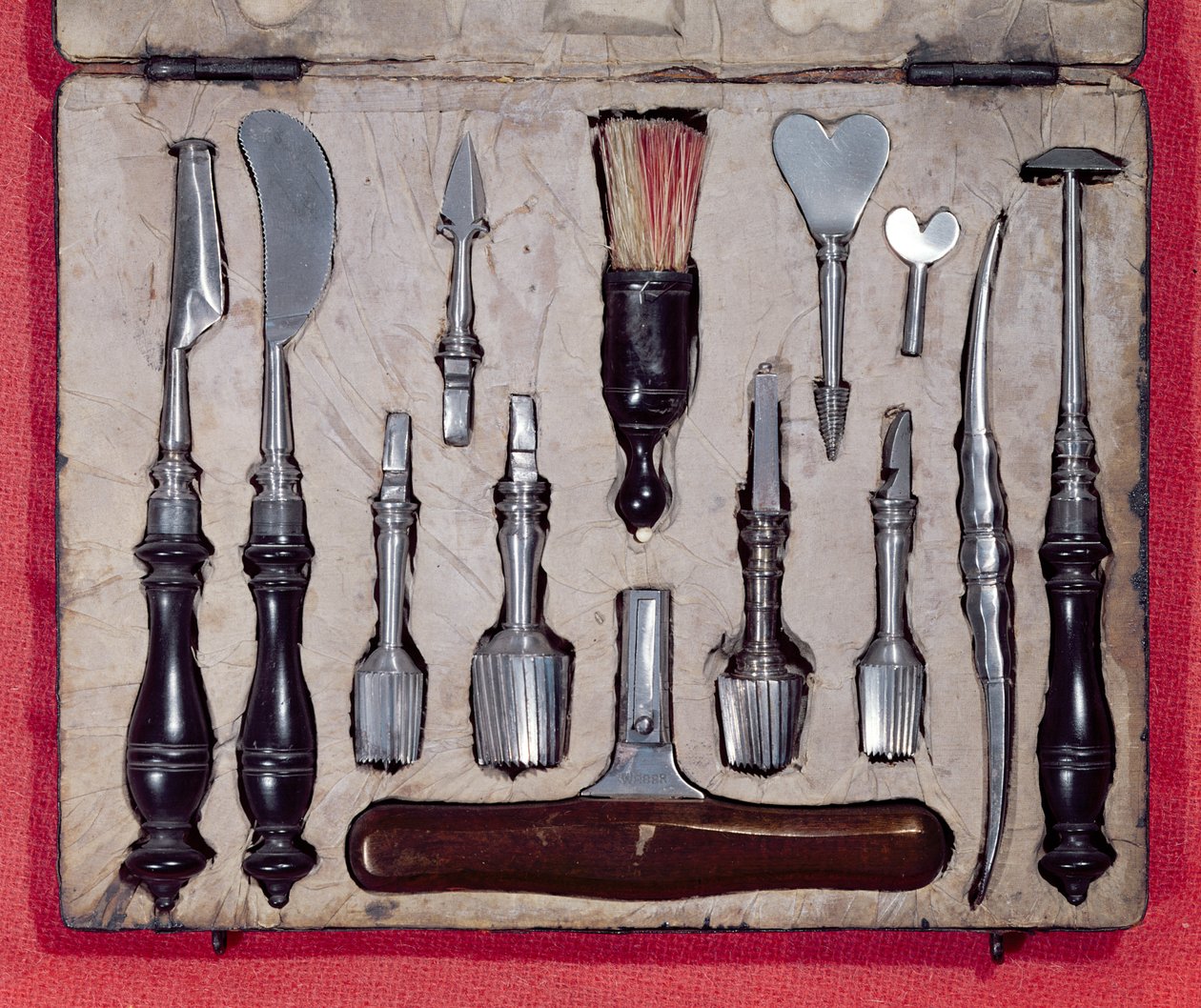 Trepanlama aletleri (ahşap ve metal) içeren tıbbi çanta by French School