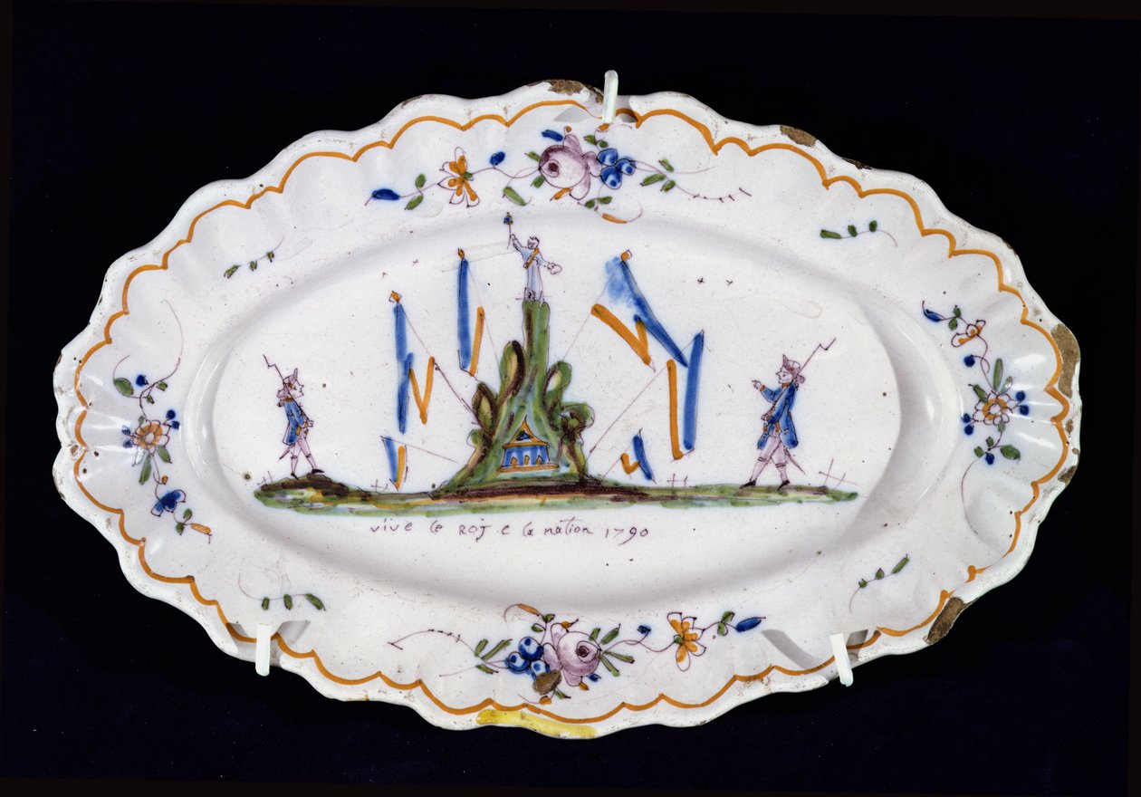 Vive le Roi et la Nation 1790, Nevers atölyesi, (seramik) yazıtlı oval plaka by French School