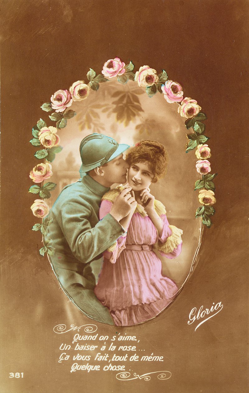 Bir Fransız askerini ve sevgilisini gösteren kartpostal, 1914-18 (renkli fotoğraf) by French School