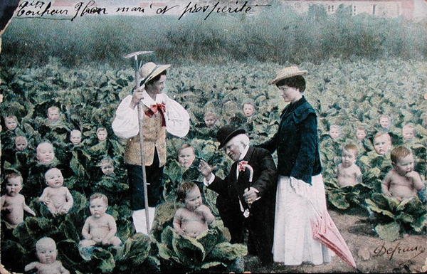 Bebek arayan bir çifti gösteren kartpostal by French School