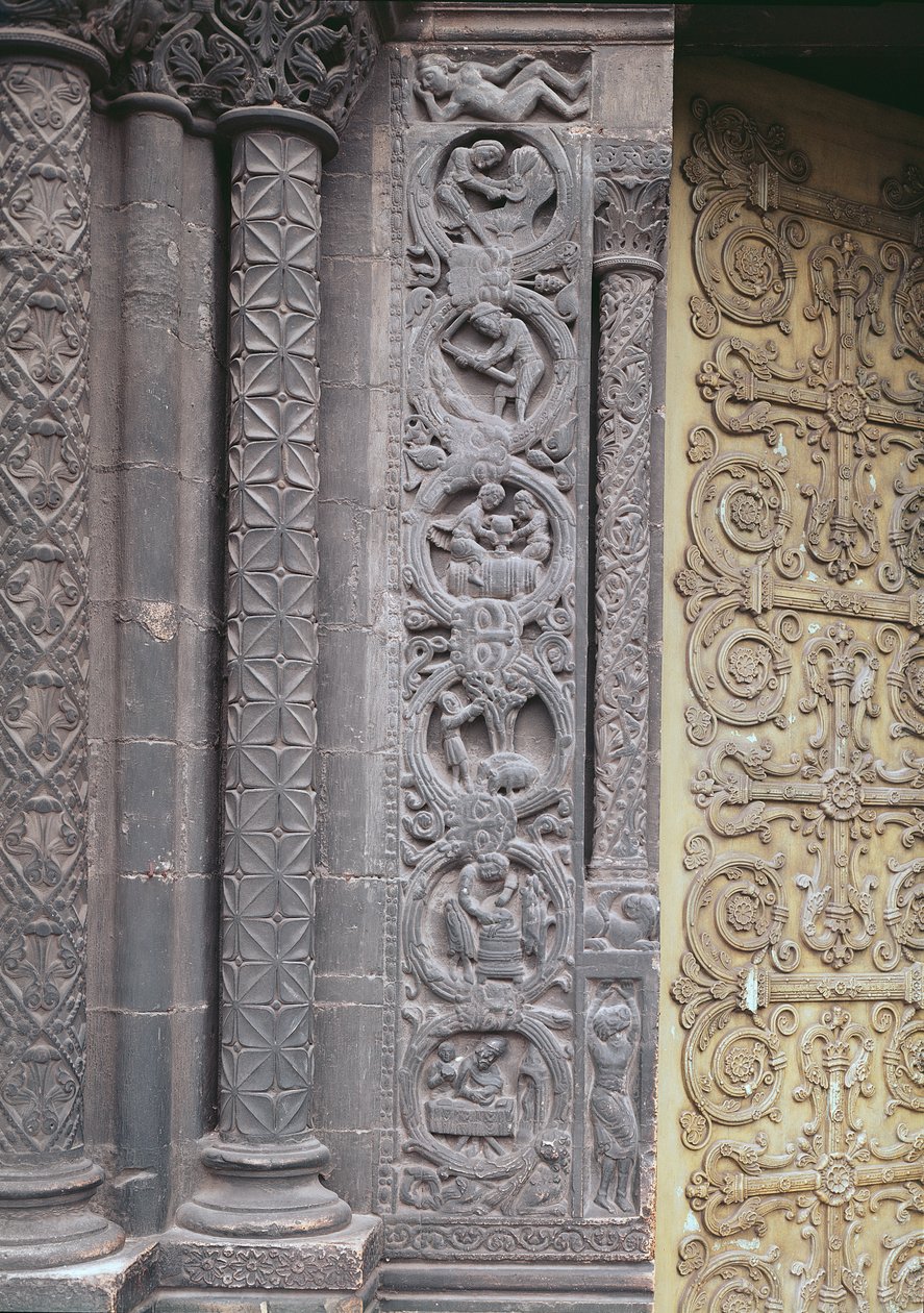 Batı cephesinden ayın emeklerini gösteren kabartma, 1122-40 by French School