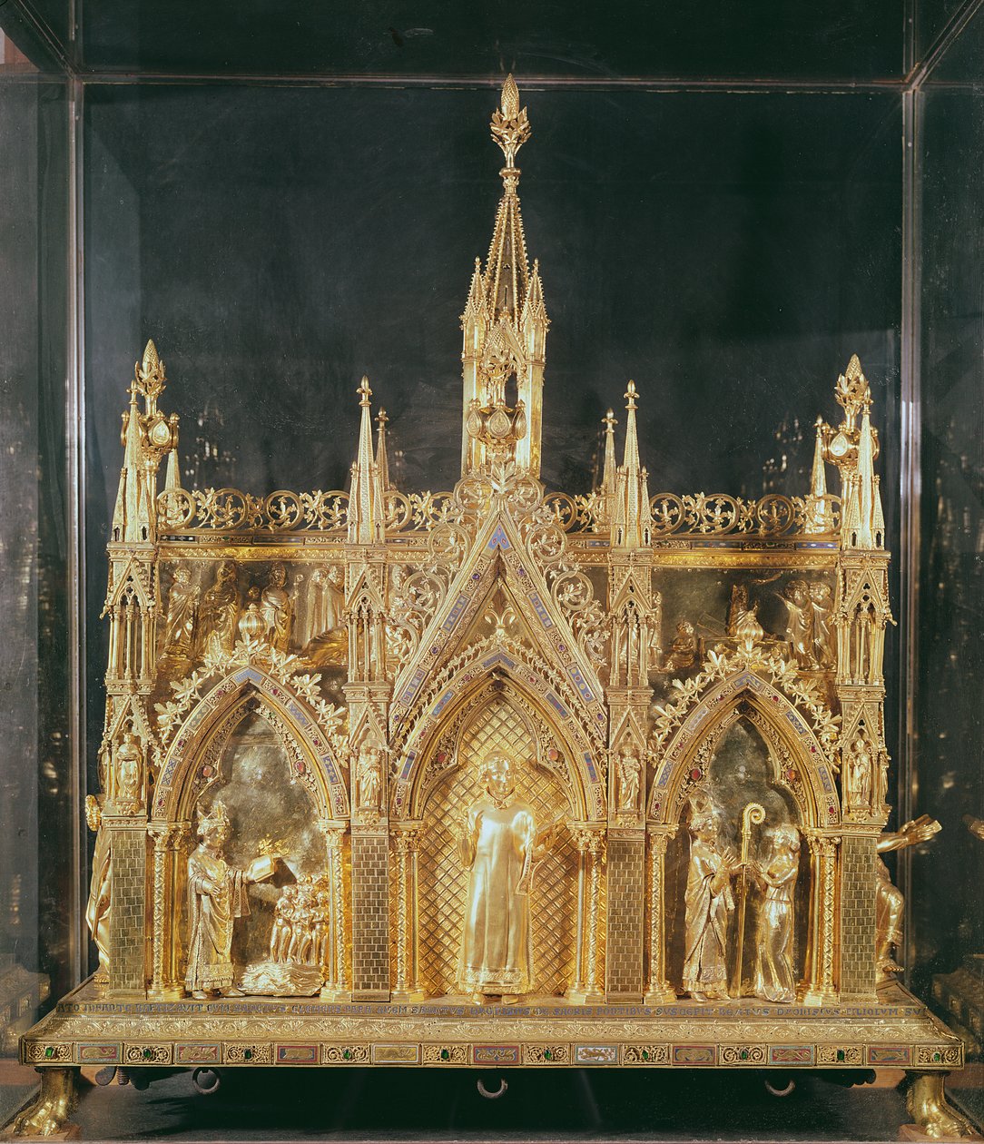 Aziz Taurin Reliquary (yaldızlı bakır, emaye ve gümüş) by French School