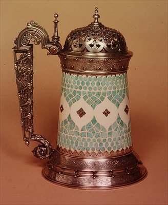 Fildişi gövdeli, firuze kakmalı, gümüşe monte edilmiş ve yakutlarla süslenmiş Rudolfi tankard, Paris, c.1855 (gümüş ve fildişi) by French School