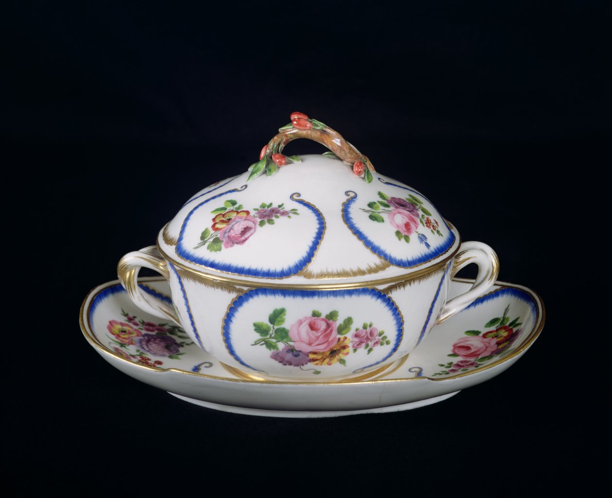Sevr kasesi ve tabağı, 1764 (porselen) by French School