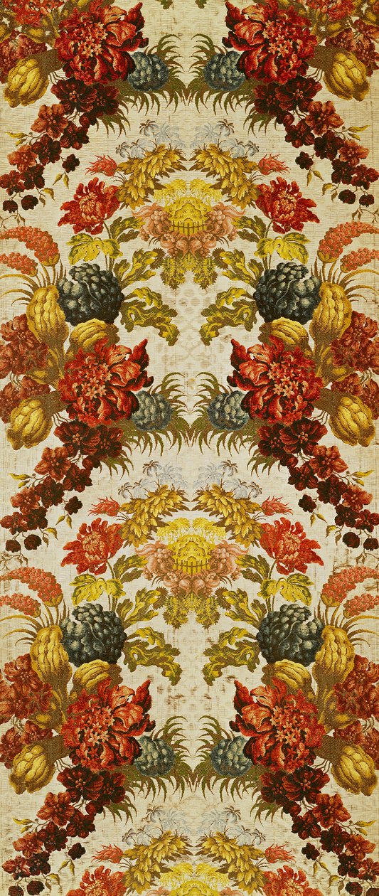 Tekrar eden çiçek desenli tekstil, Lyon atölyesi, c.1740 (ipek brokar) by French School