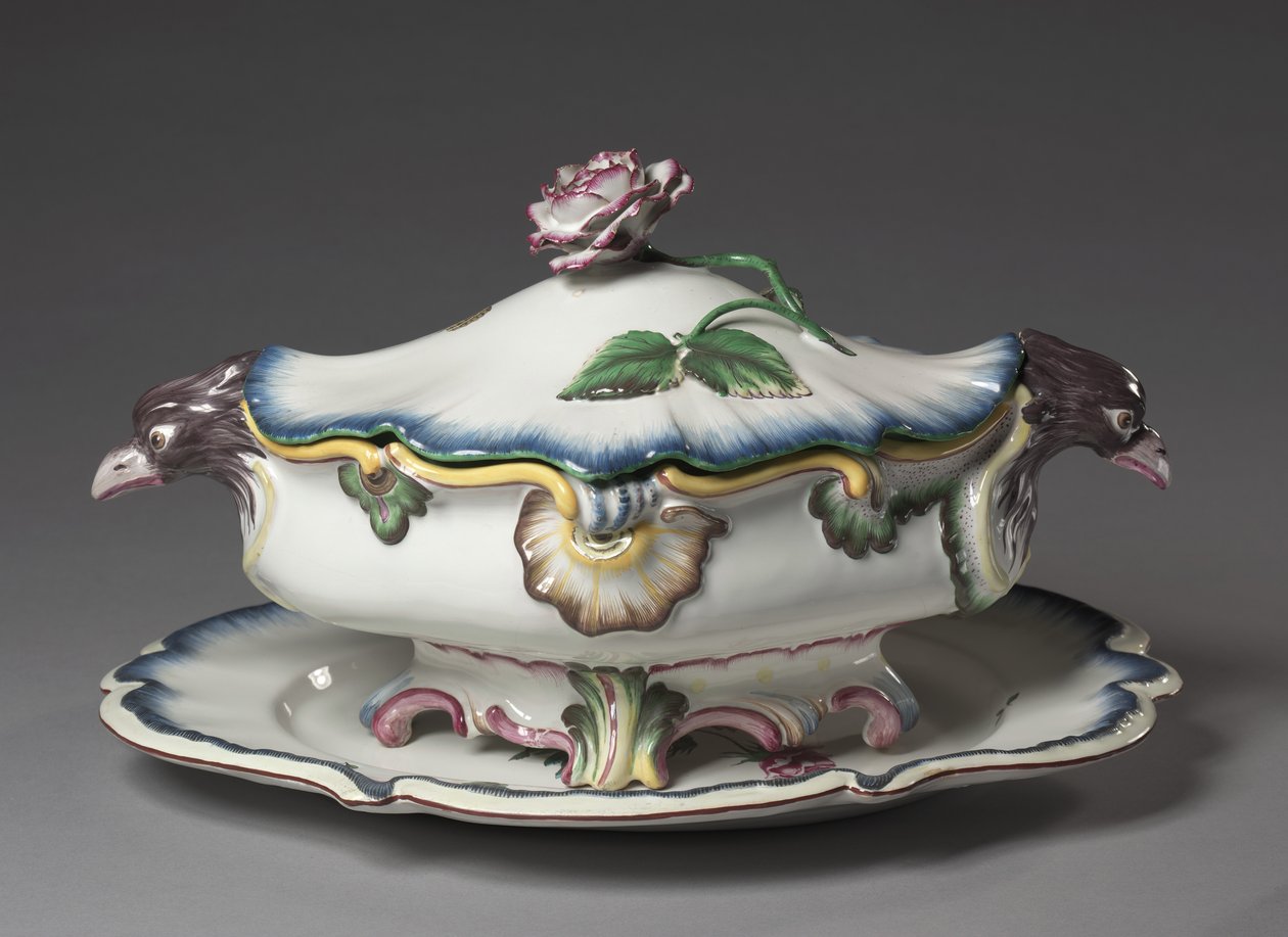 Tureen, Strasbourg Fabrikası tarafından üretildi, c.1750 by French School