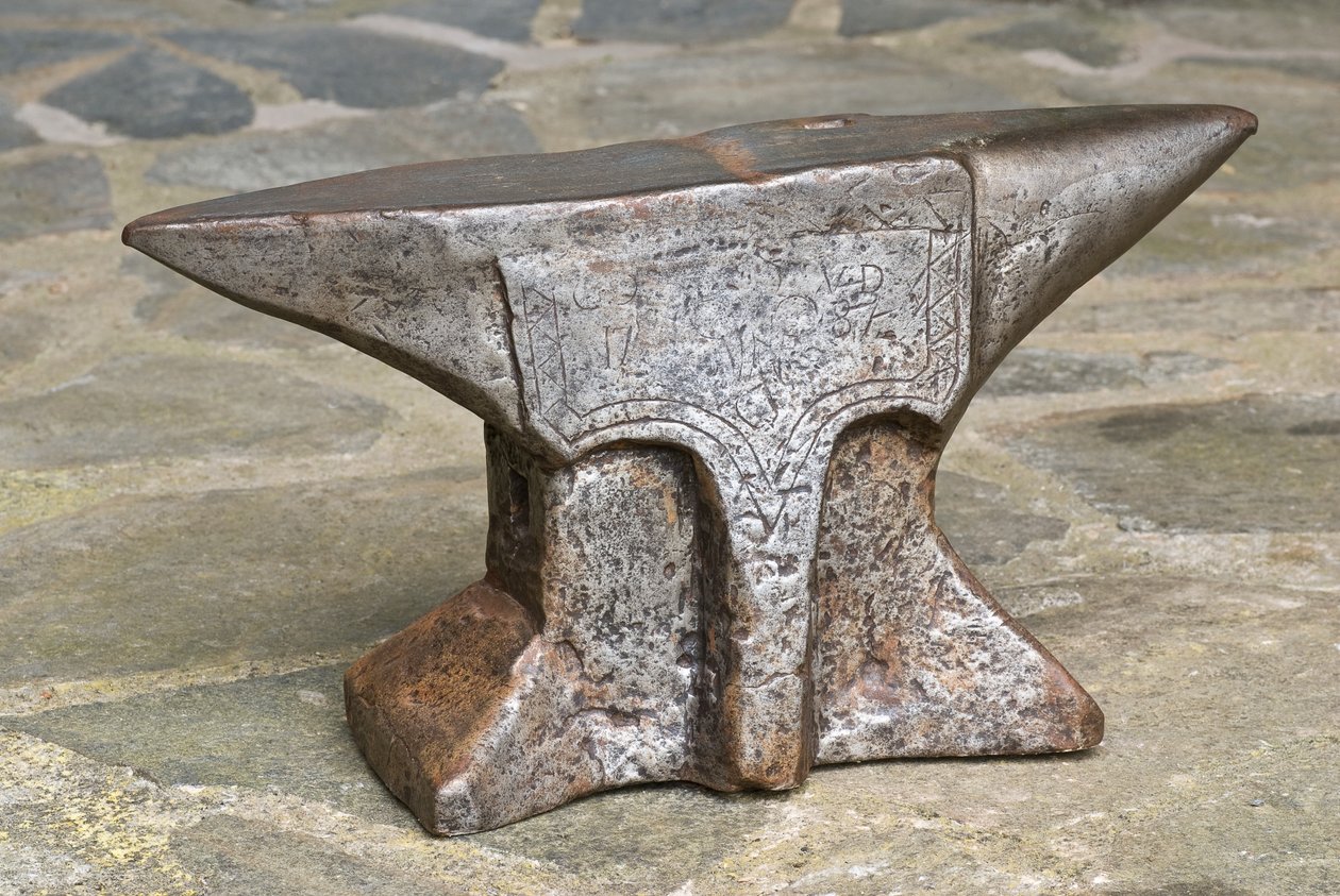 Çift boynuzlu örs, 1787 (dökme demir) by French School