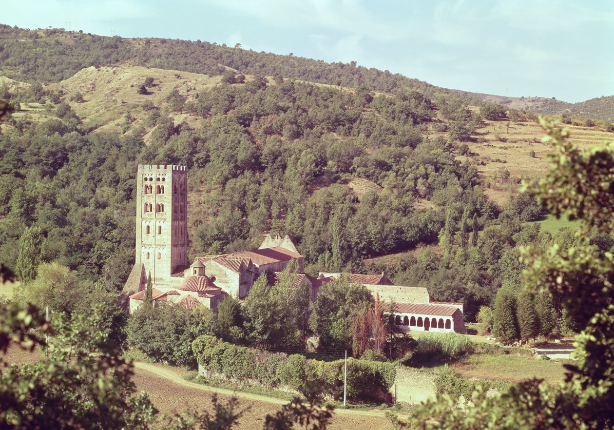 Manastırın ve kilise kulesinin görünümü by French School