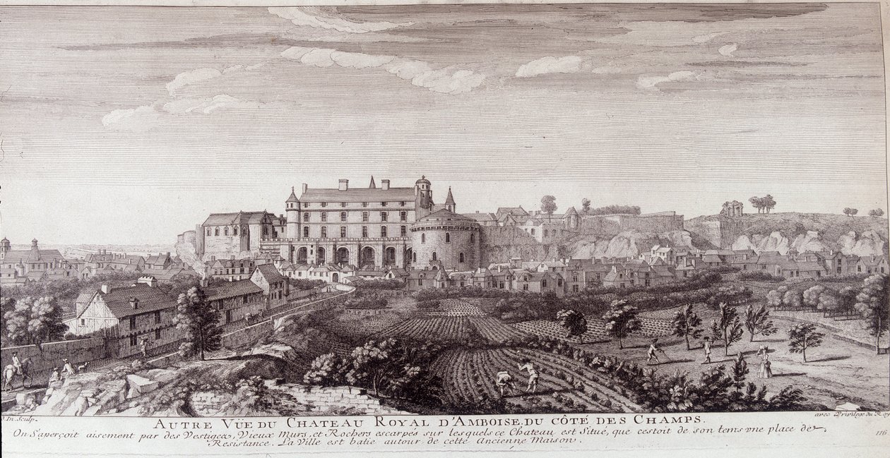 Tarlaların kıyısından Chateau Royal d