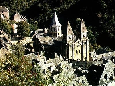 1140 yılında inşa edilen St. Foy Kilisesi