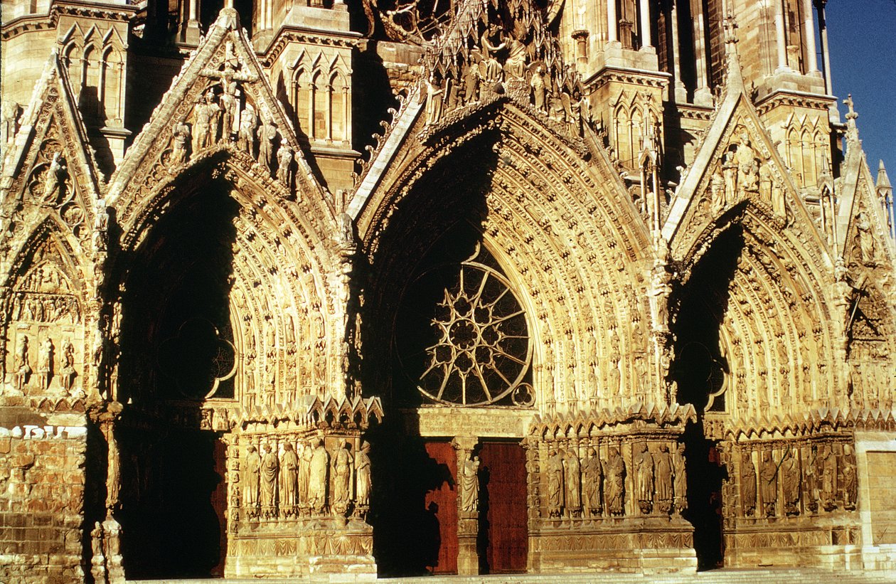 Batı Cephesi portallarının görünümü, 1231