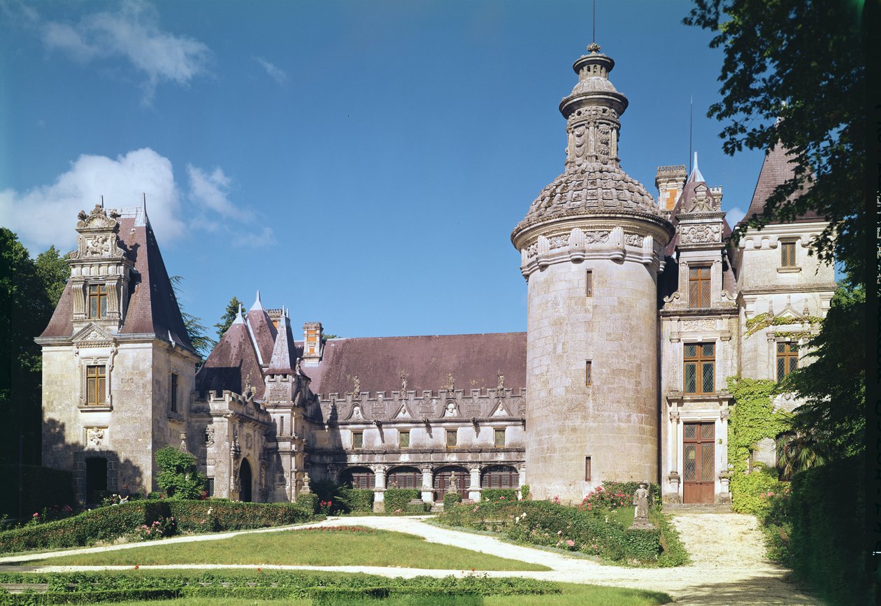Avlu ve kulenin görünümü, 1536-48 by French School
