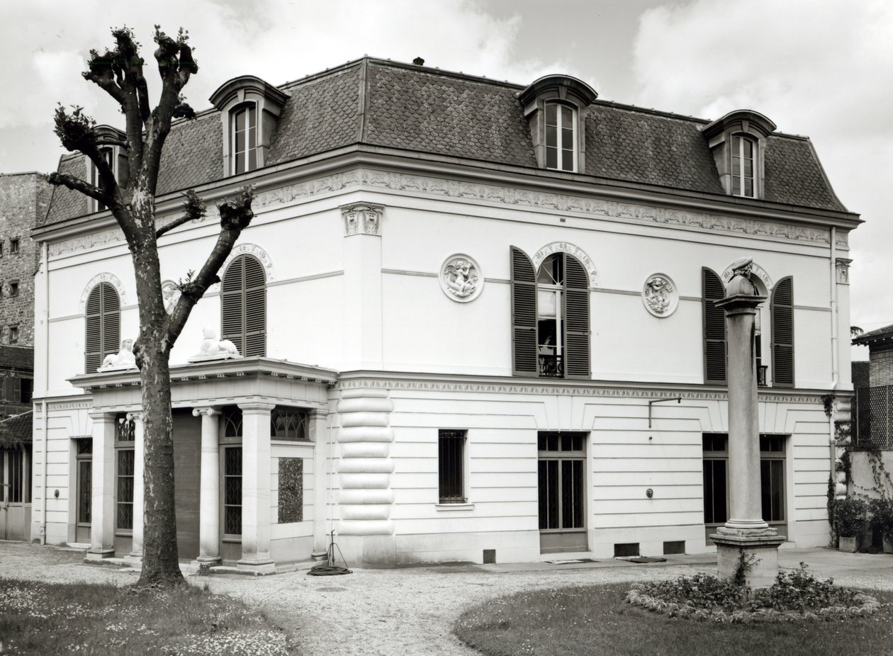 Bahçeden Bibliotheque Marmottan cephesinin görünümü, inşa 1880-1921 by French School