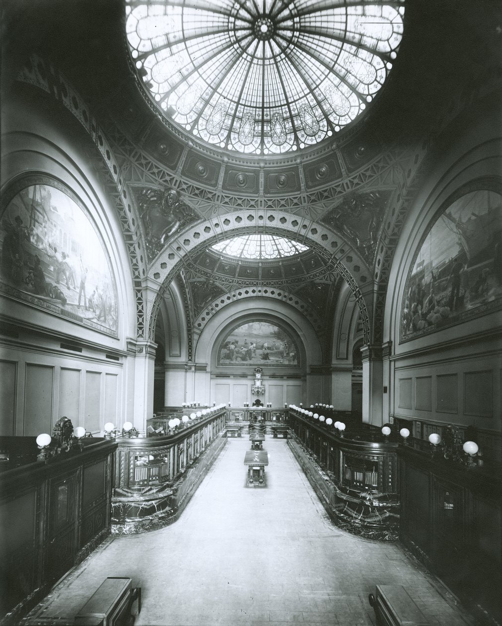 National Park Bank Interior, New York, 1910 (jelatin gümüşü fotoğraf) by G.P. Hall und Sohn