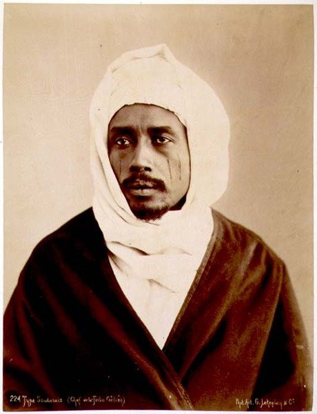 Galieh Kabilesinin Sudanlı Bir Şefinin Portresi (sepya fotoğrafı) by G. Lekegian
