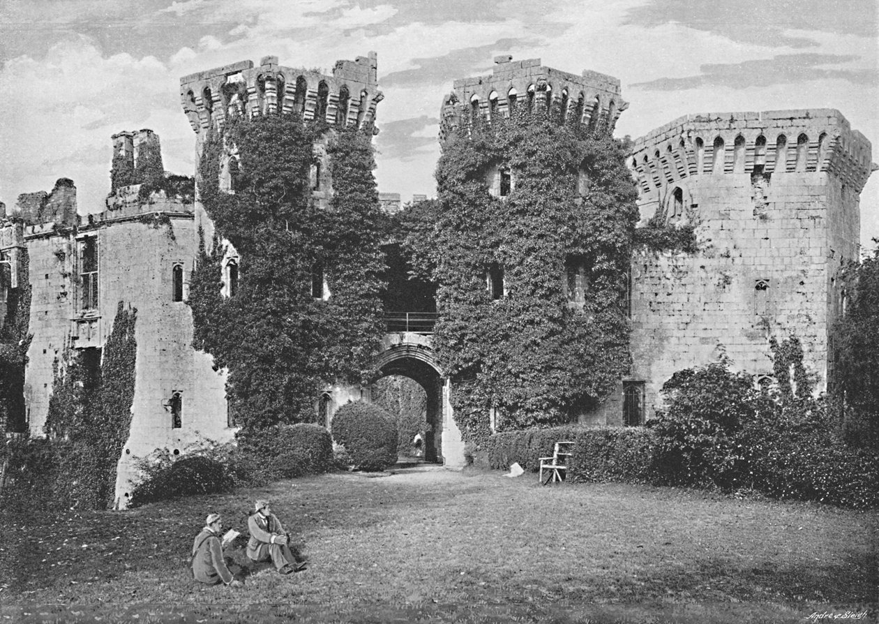 Raglan Kalesi: Ağ Geçidi, c1896 by G. W. Wilson and Company