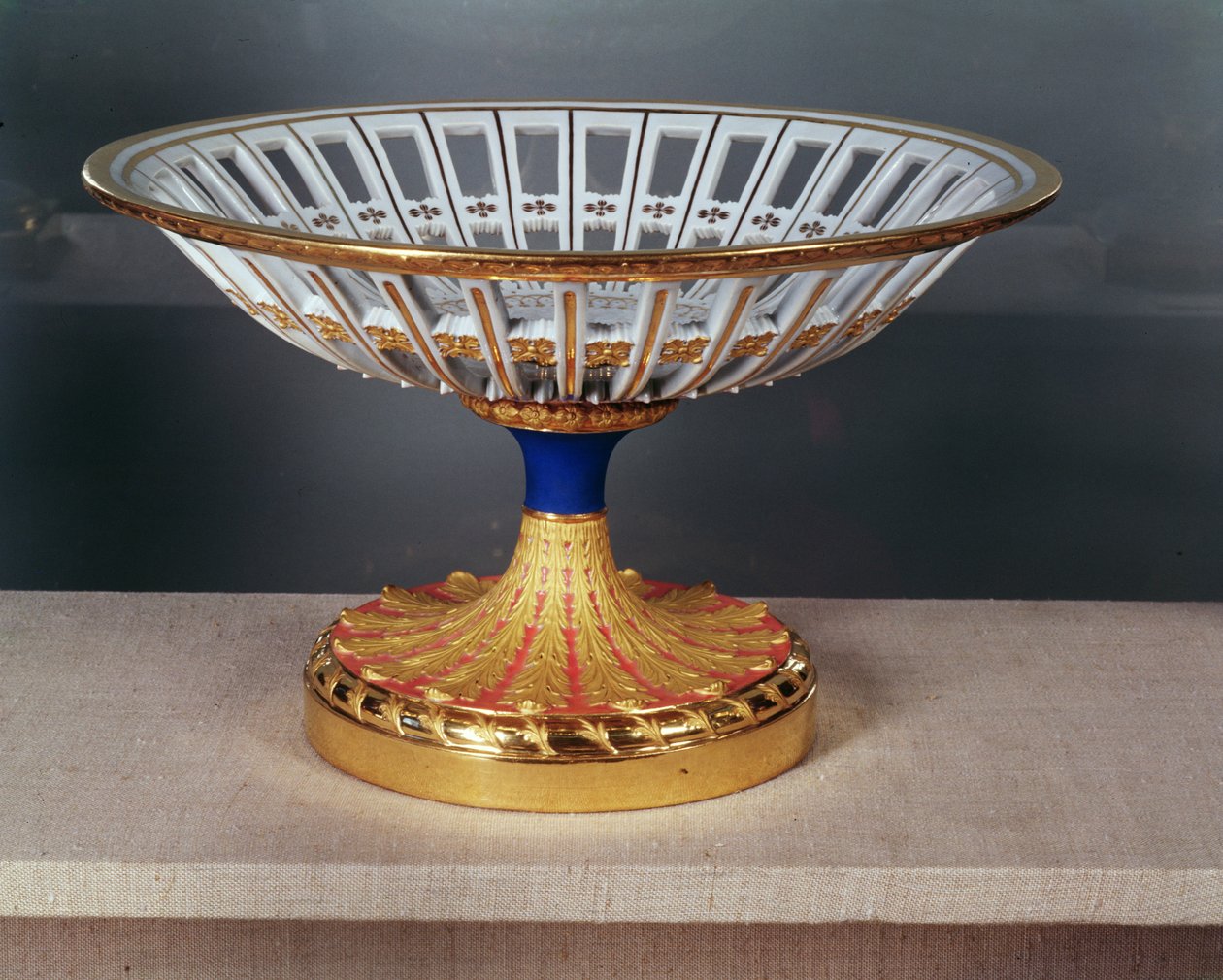 Meissen uyumu, 1818 (porselen) by Georg Friedrich Kersting