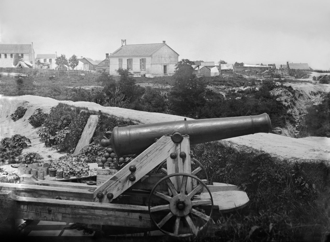 Konfederasyon 32 librelik silah Yorktown, Virginia, c dışında ele geçirildi. Temmuz 1862 by George N. Barnard