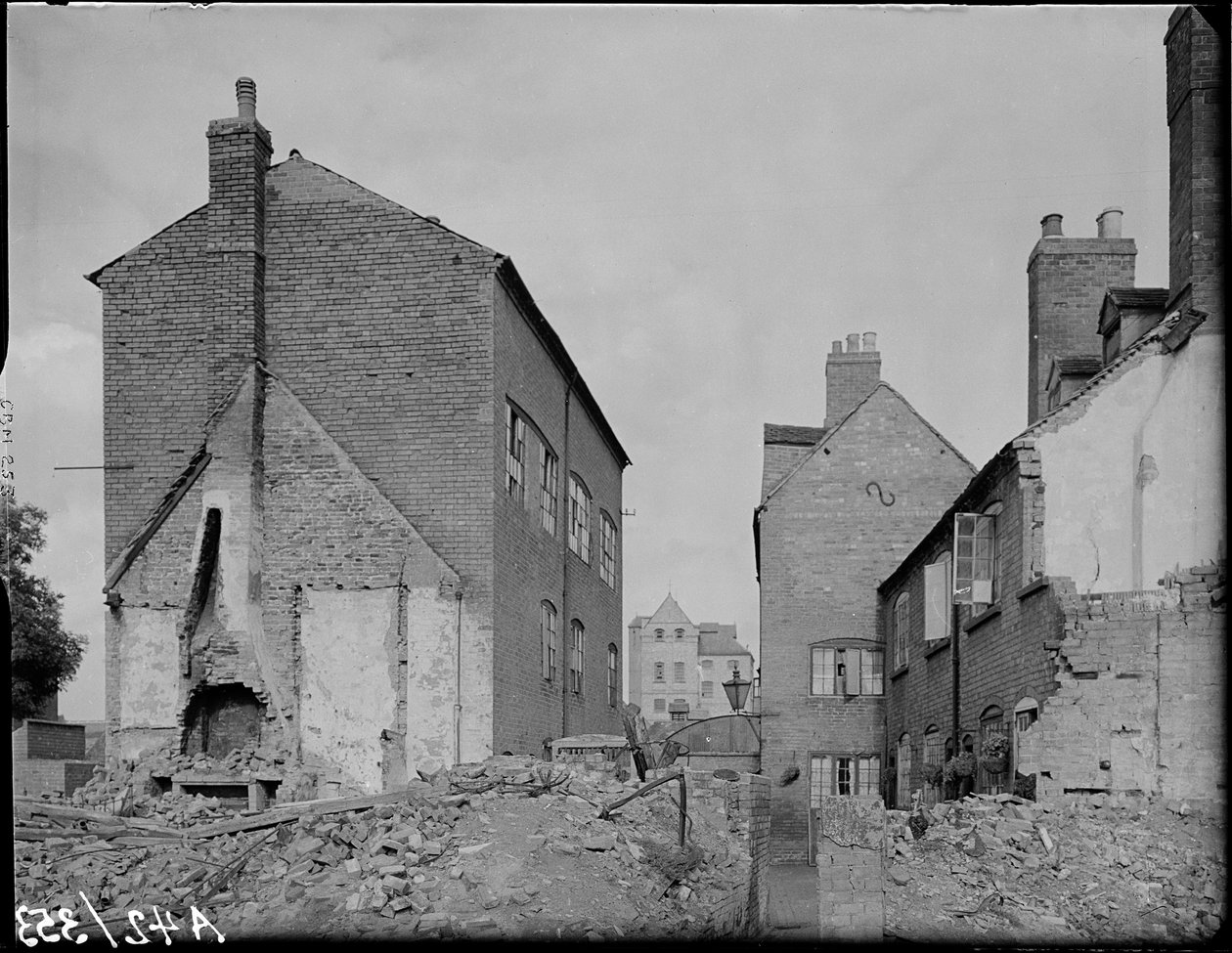 Mahkeme 16, Little Park Caddesi, Coventry, 1941. by George Bernard Mason