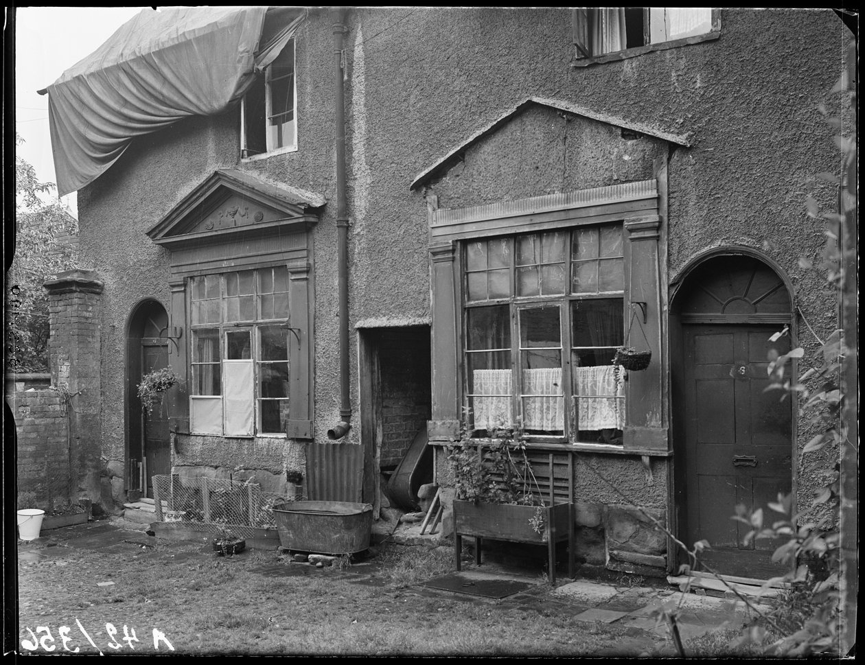 Mahkeme 20, Little Park Caddesi, Coventry, 1941. by George Bernard Mason