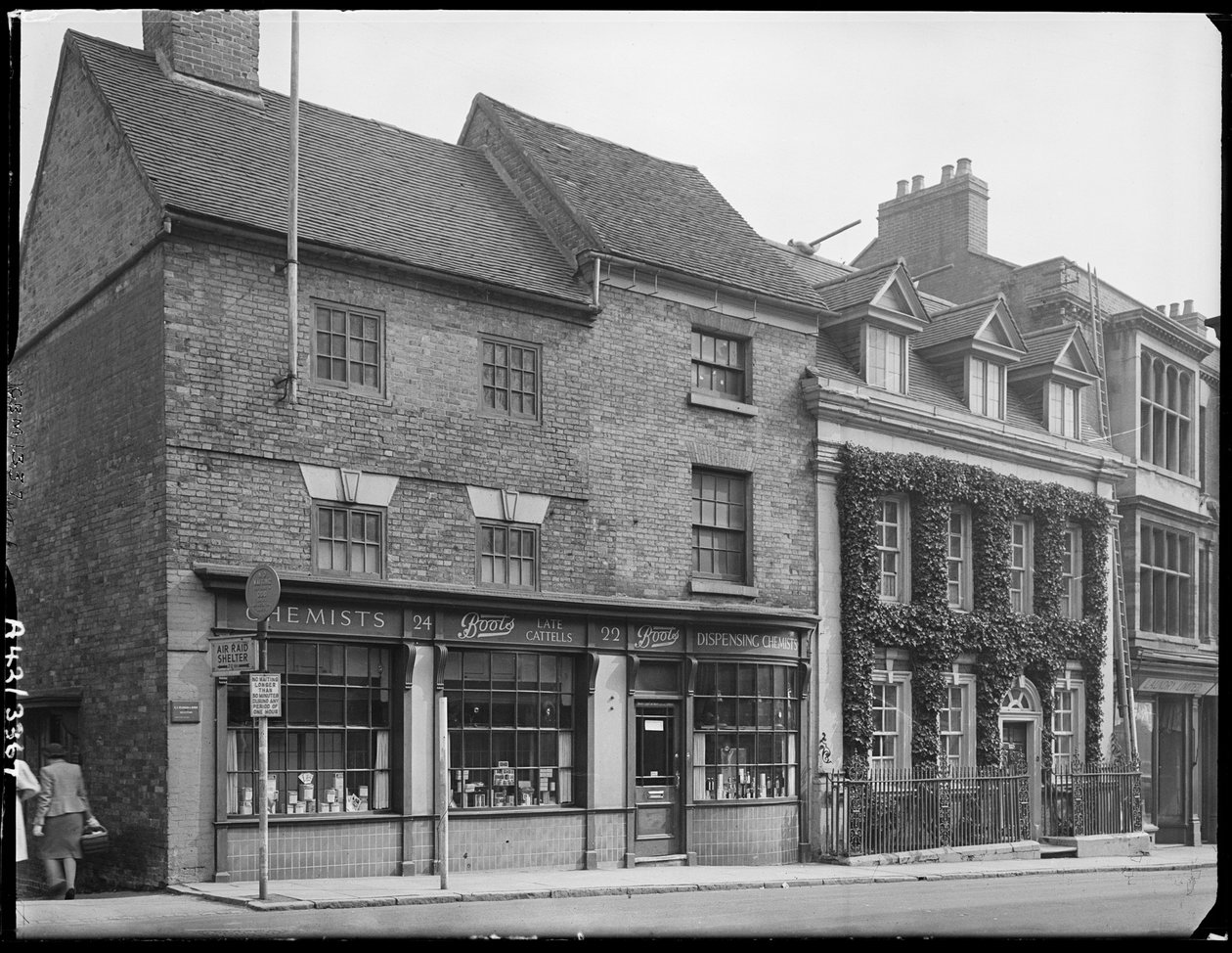 High Street, Sutton Coldfield, Birmingham, İlkbahar 1942. by George Bernard Mason