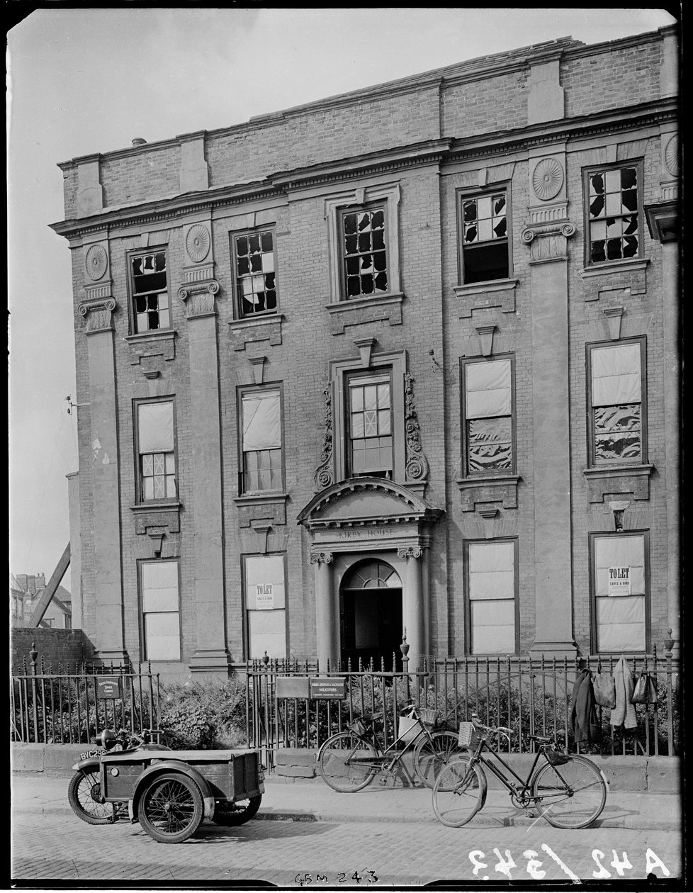 Kirby Evi, Küçük Park Caddesi, Coventry, 1941. by George Bernard Mason