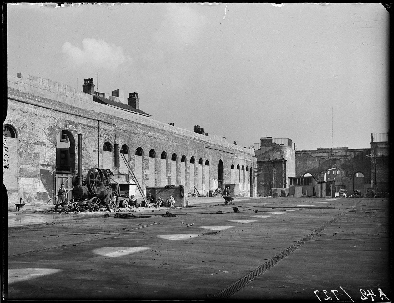 Market Hall, Worcester Caddesi, Bull Ring, Birmingham, 1941. by George Bernard Mason