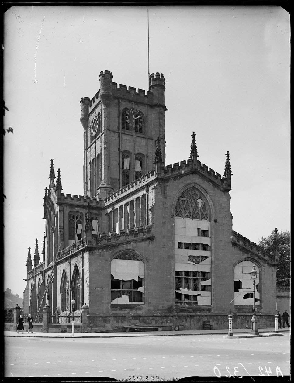 Vaftizci Yahya Kilisesi, Fleet Caddesi, Bablake, Coventry, 1941. by George Bernard Mason