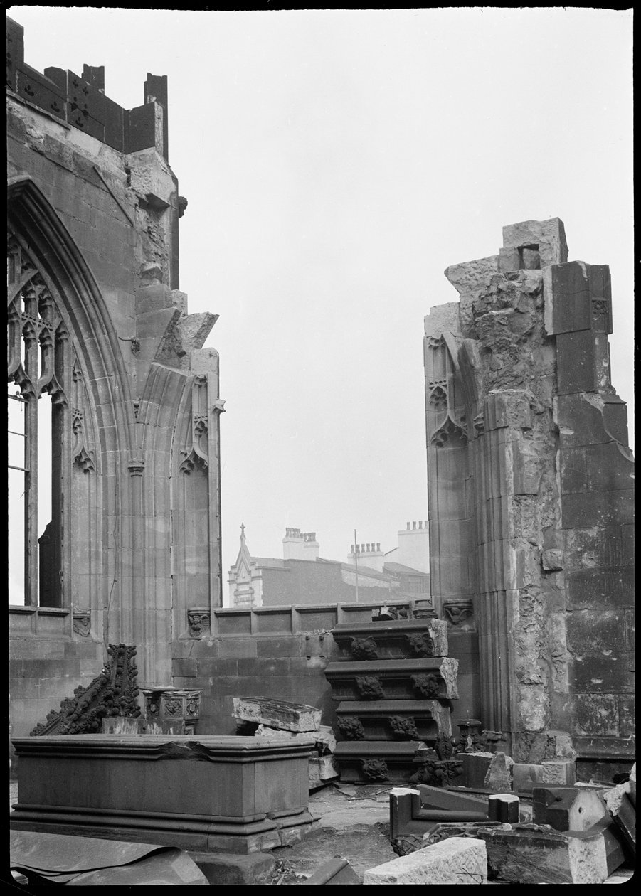 Manchester Katedrali, Manchester, 1942. by George Bernard Wood