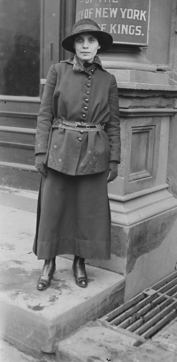 Fania Mindell muhtemelen Bownsville davası sırasında çekilmiş, 1917 by George Grantham Bain