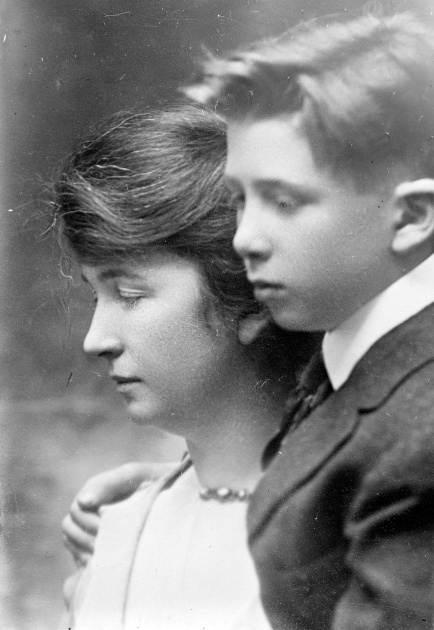 Margaret ve oğlu Stuart, c.1919 by George Grantham Bain