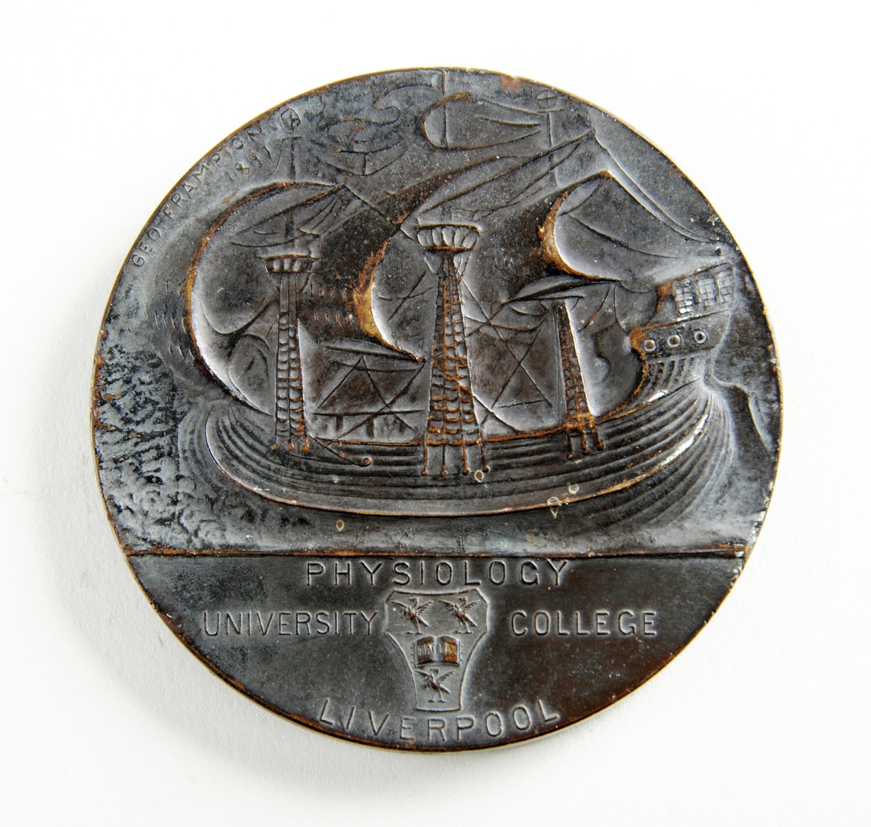 Fizyoloji için Liverpool Üniversitesi George Holt madalyası by George James Frampton