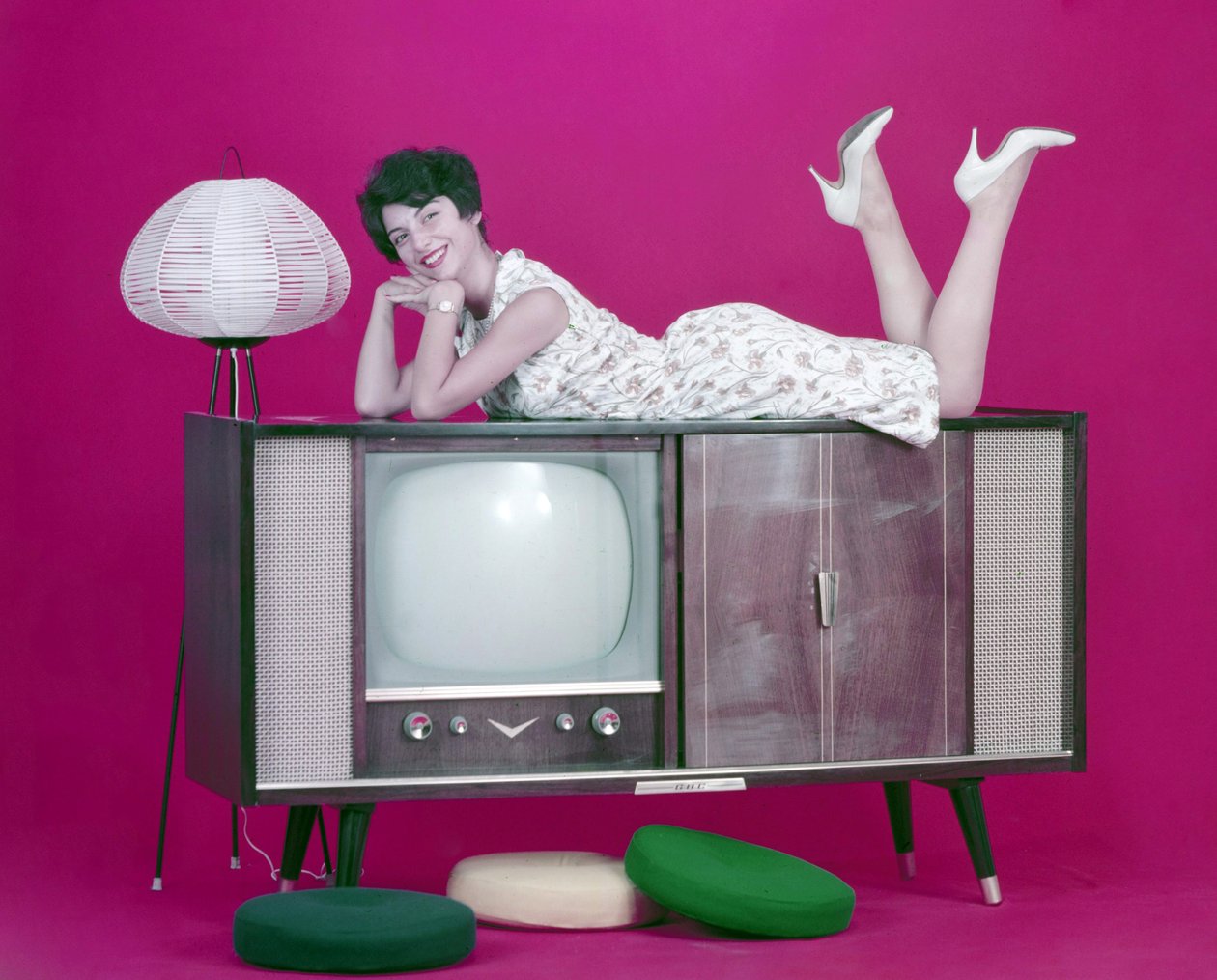 Japon mobilyaları için reklam by Bartolome Esteban and studio Murillo