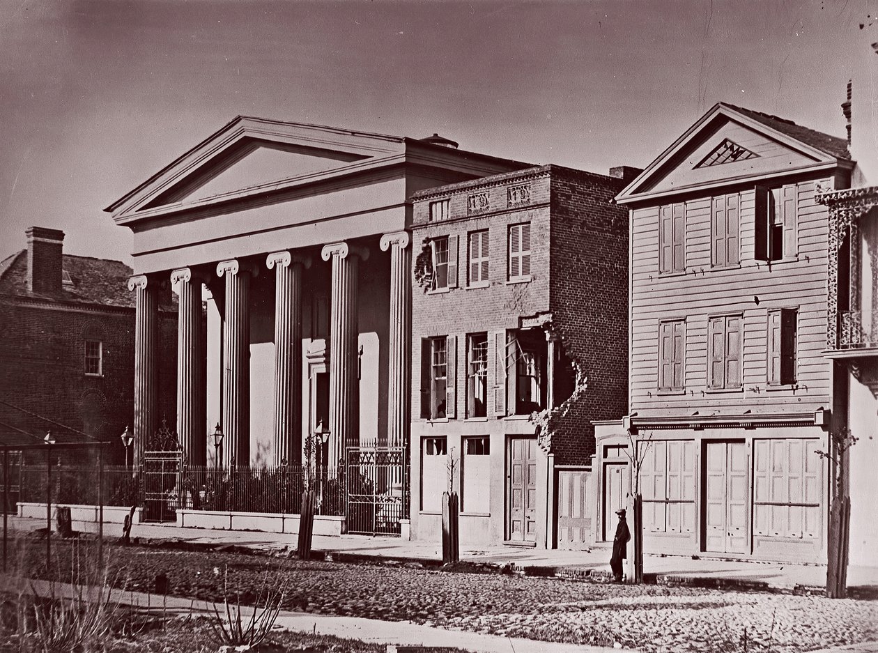 Hibernian Salonu, Charleston, yak. 1864. by George N. Barnard