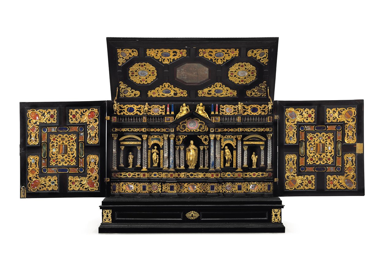 Augsburg yaldızlı metal, kaya kristali ve pierre dure monte abanoz, kral ağacı ve ebonize masa dolabı, c.1630-40 by German School