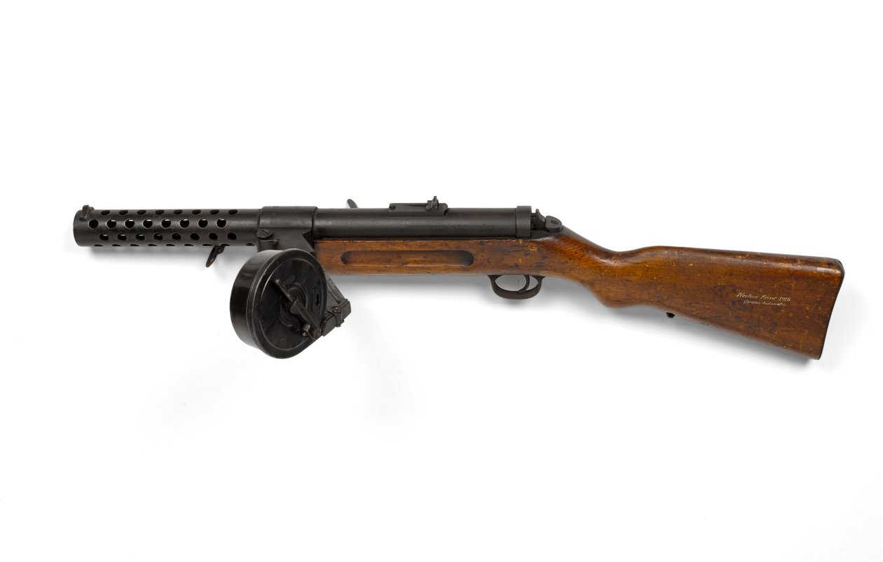 Bergmann 9 mm MP18-1 hafif makineli tüfek by German School