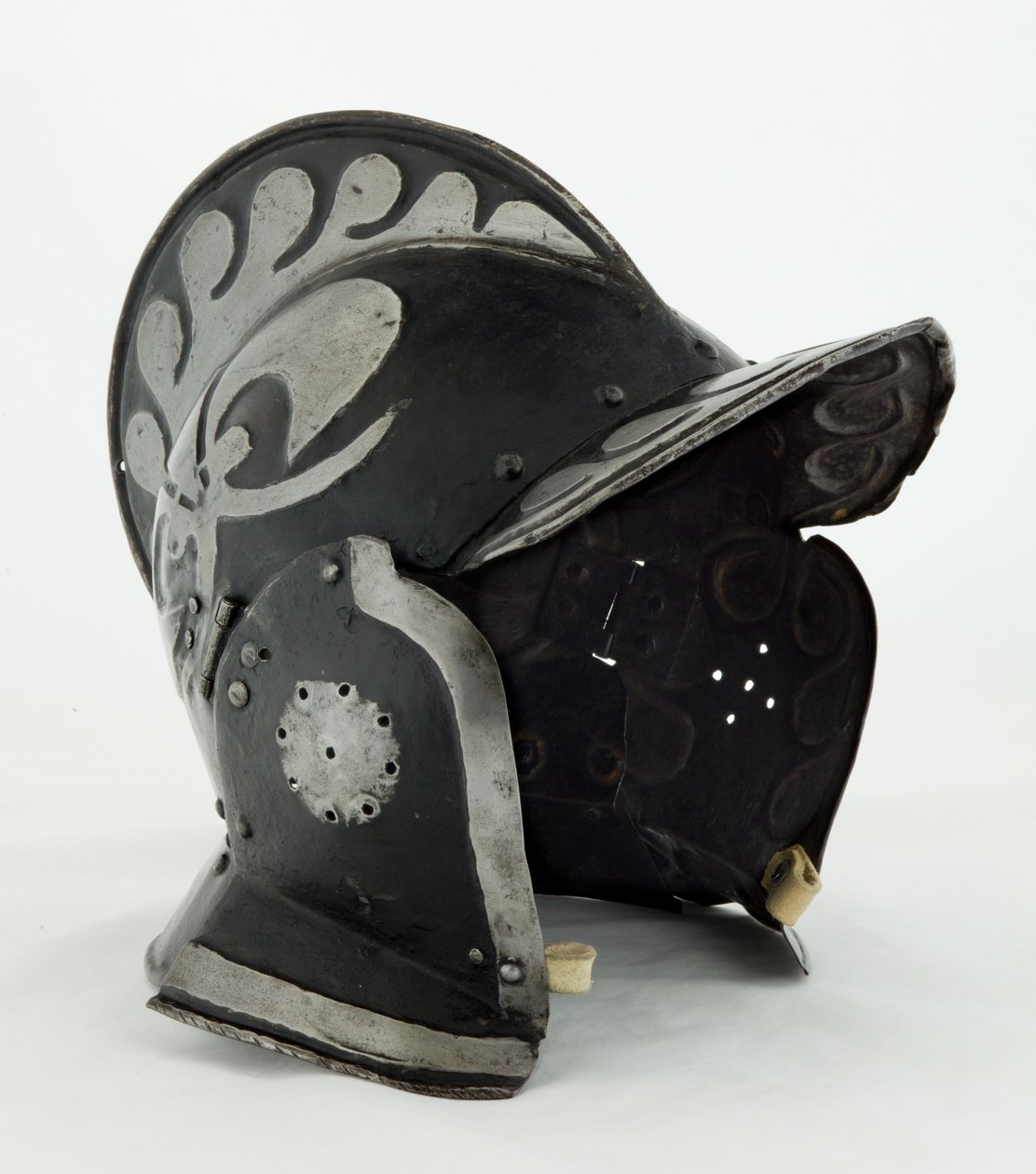 Burgonet, 17. yüzyılın başları (siyah boya ve deri izleri olan çelik ve demir) by German School