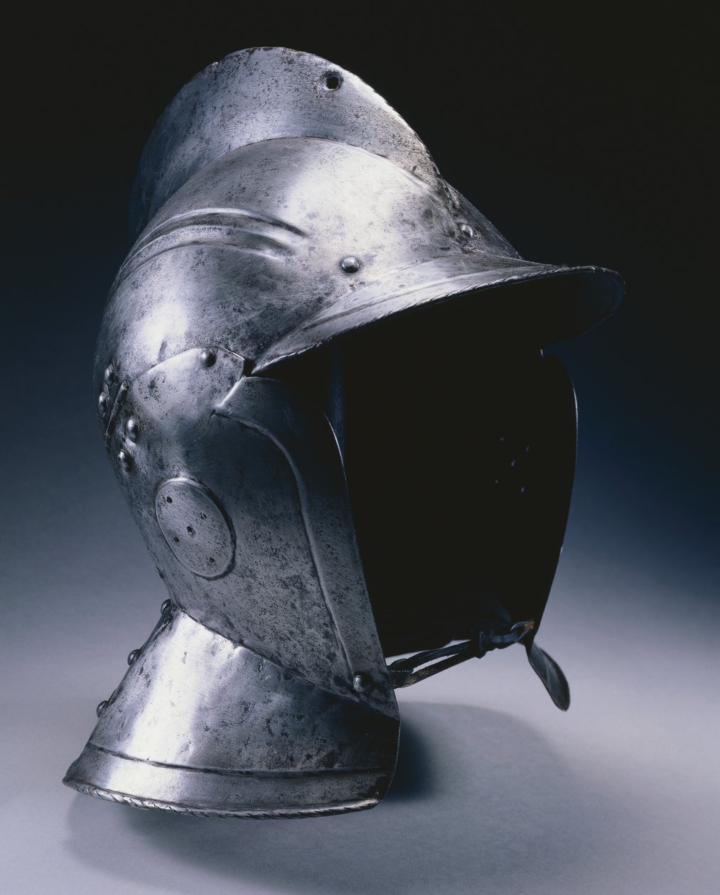 Menteşeli yanak parçalı bordo, c.1540 (deri çene kayışlı çelik) by German School