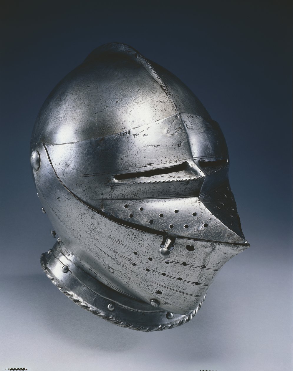 Yakın Kask, c.1510-1530 (siyah boyalı çelik) by German School