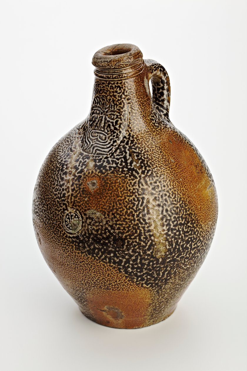 Grotesk bir yüzle süslenmiş kolonya şişesi, c.1600-50 (tuz sırlı çömlek) by German School