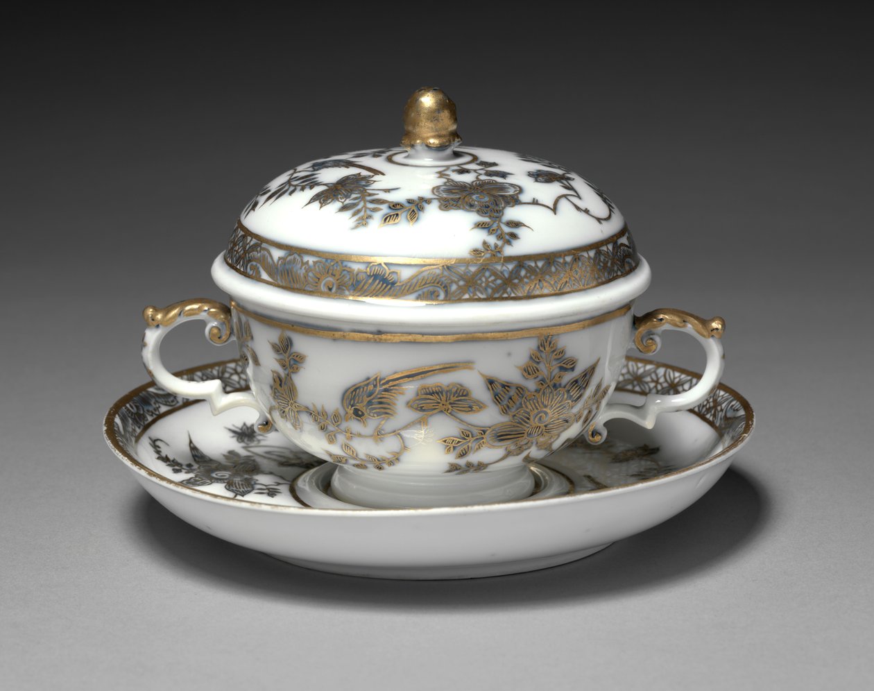 Kapalı Kase ve Tabak, üretici Meissen Porselen Fabrikası, Almanya, 1730-1740 by German School