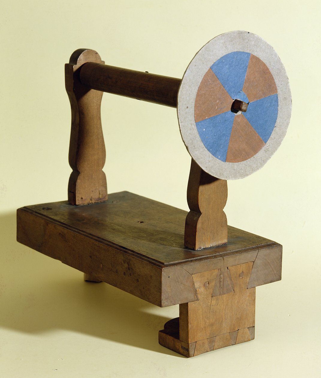 Renk Teorisi Ekipmanları (ahşap ve karton) by German School