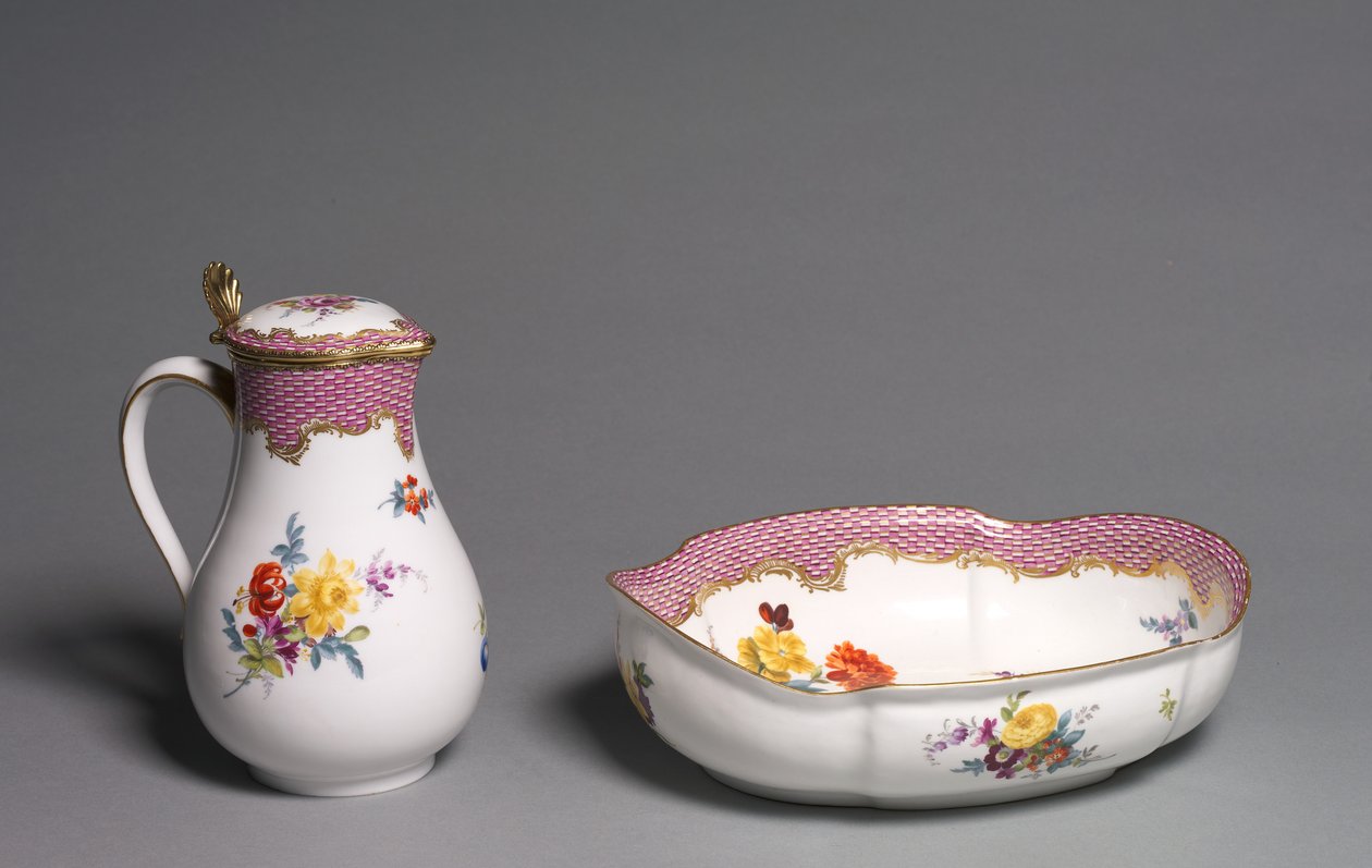 Ewer ve Lavabo, Meissen Porselen Fabrikası, Almanya, c.1765 tarafından yapılmıştır. by German School
