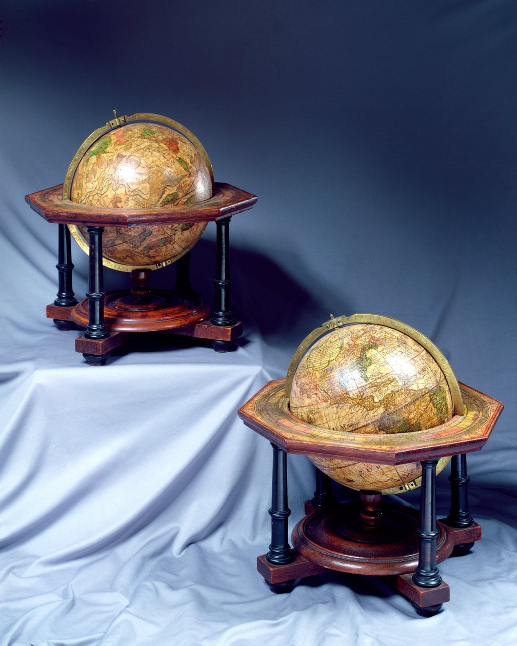 Masa Küresi Çifti, Isaac Habrecht (1589-1633) Strasburg, 1625, Johann Christoph Weigel tarafından ikinci sayı, Nuremburg, 1675 (ayrıca bkz. 135792) by German School