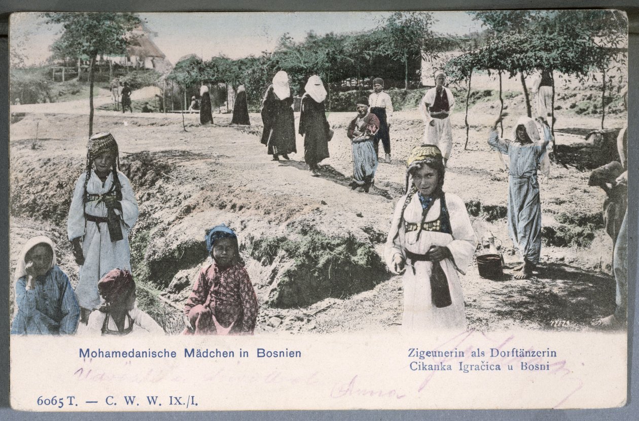 Bosna'daki genç Müslüman kadınları gösteren kartpostal, 1904 by German School